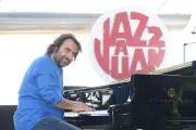André Manoukian à Saint Jazz Cap Ferrat : « Jouer en plein air, c’est sacré »