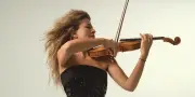 Anne-Sophie Mutter : 50 ans de carrière menée archet battant
