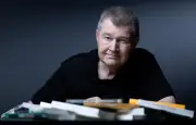 Antoine Volodine publie 11 livres chez 11 éditeurs pour sa fin