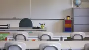 Arrêt maladie 17 ans : une enseignante refuse la retraite