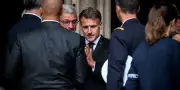 Aux obsèques de Patriat, Macron met en garde Philippe et Attal