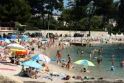 Baignade interdite sur la plage des Ondes à Antibes