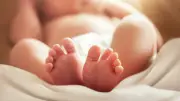 Bébé laissé seul en voiture par 35°C à Valenciennes, hospitalisé