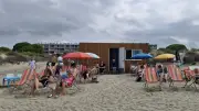 Bibliothèque éphémère sur la plage du Boucanet : un succès
