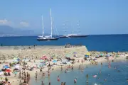 Black Pearl : le voilier à 200 M$ au large d'Antibes