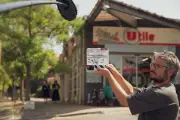 Bras, décor du nouveau film d'Alex Lutz avec Catherine et Liliane