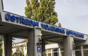 Brûlures graves lors d'une césarienne à Prague : l'hôpital enquête