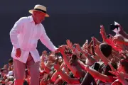 Brésil : Lula remplit un stade et brigue un 4e mandat