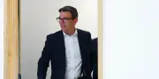 Burnham réaffirme son soutien à Kiev après les menaces russes