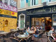 Cafés-librairies : la culture se réinvente loin des institutions