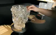 Cagnotte pour sécuriser le musée Lalique après le vol de 27 bijoux