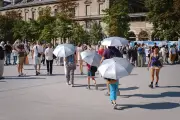 Canicule : 80 départements en alerte orange jeudi, pointes à 40 °C