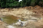 Centrafrique : au moins 100 morts dans un glissement de terrain dans une mine d'or
