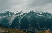 Chute de pierres au Mont Blanc : un alpiniste filme sa peur