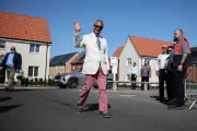 Clacton : Farage élu, Binface battu