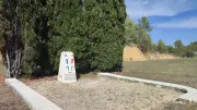 Célas : la stèle des 32 martyrs du puits, 82 ans après