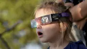 Éclipse solaire à Montpellier : des milliers de spectateurs émerveillés au Peyrou