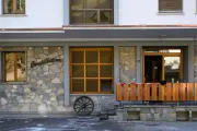 Crans-Montana : une ex-élue mise en examen, 17 prévenus au total