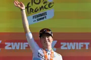 Demi Vollering : première cycliste à doubler au Tour de France Femmes