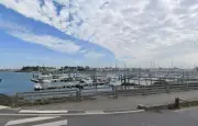 Deux morts après une chute de voiture dans le port de Port-Louis