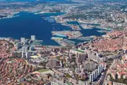 Deux Rafale survolent Toulon avant le 15 août