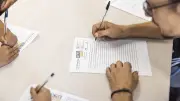 Dictée géante à Marseille : 2 000 personnes et Dimitri Payet place Bargemon