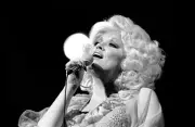 Dolly Parton : hommage d'Anne Pauly à une icône de la country