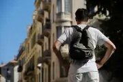 Départ du domicile parental : les Français partent à 23-24 ans