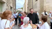 Départ du père Verdier salué par les paroissiens de Manduel