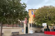 Drapeaux à Nice : Ciotti critiqué par les syndicats et l'opposition