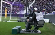 Droits TV : le foot français pousse les fans vers l'IPTV