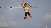 Duplantis et Karalis offrent le plus haut concours de perche de l'histoire