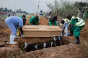 Ebola en RDC : plus de 2 000 morts, la pire épidémie
