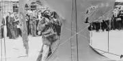 En 1959, Gustav Metzger invente l'art à disparition programmée