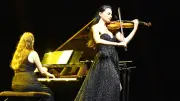 Esther Abrami enchante les soirées de Saint-Marc-Jaumegarde