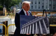 Feu vert provisoire de la Cour suprême au chantier de Trump