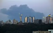 Frappe russe près de Kiev : au moins 27 morts dans un entrepôt