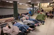 Frappes russes à Kiev : au moins 12 morts, Zelensky appelle à réagir
