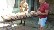 Fête du pain à La Brousse : le four du village rassemble toutes les générations