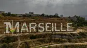 Grand Littoral fête ses 30 ans avec des lettres colorées à Marseille
