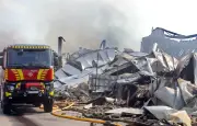 Guerre en Ukraine : frappes meurtrières et visite de Zelensky en Serbie