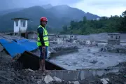 Himalaya : la montée des eaux complique les secours