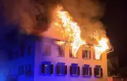 Incendie dévastateur à Thusis : cinq disparus et huit blessés
