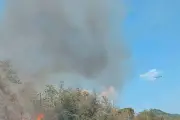 Incendie à Vidauban : A8 perturbée, trains interrompus