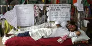 Inde : des étudiants marchent contre des fraudes aux examens