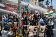 Inde : heurts entre policiers et jeunes sur les emplois