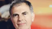 Jacques Dallest dédicace son livre à la médiathèque de Servian