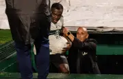 Jacy se blesse en célébrant un but finalement refusé
