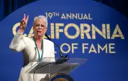 Jamie Lee Curtis clarifie ses critiques sur le tournage de New Girl