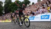 Julian Alaphilippe met fin à sa carrière à 34 ans, un coup de tonnerre pour le cyclisme français